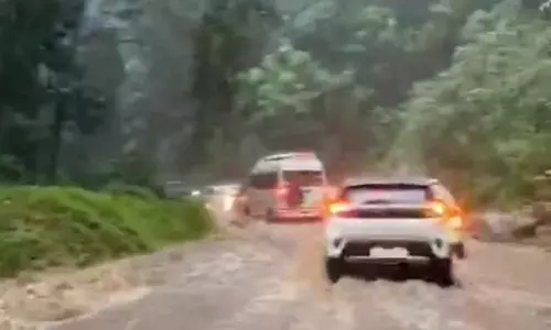 ಮಲೆನಾಡು ಭಾಗದಲ್ಲಿ ಭಾರೀ ಮಳೆ: ಜನಜೀವನ ಅಸ್ತವ್ಯಸ್ತ