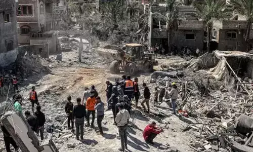 ಗಾಝಾ | ಶಾಲಾ ಕಟ್ಟಡದ ಮೇಲೆ ಇಸ್ರೇಲ್ ಬಾಂಬ್ ದಾಳಿ ಕನಿಷ್ಠ 28 ಮಂದಿ ಮೃತ್ಯು