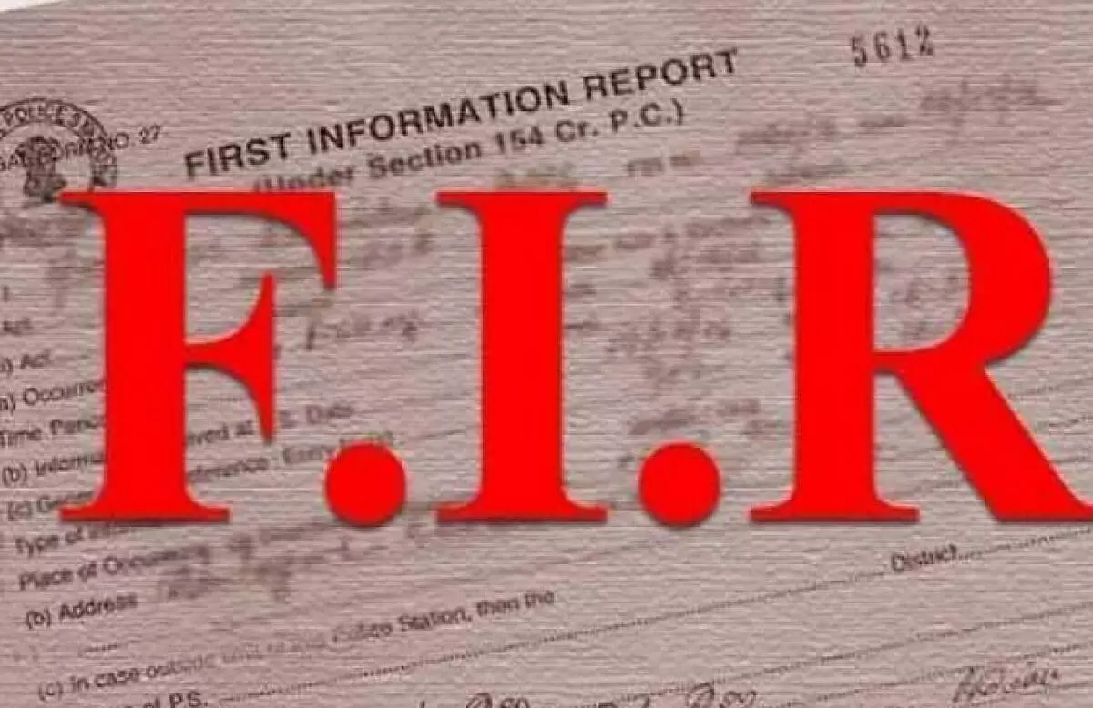 ಉತ್ತರ ಪ್ರದೇಶ | ಕೋಮುಪ್ರಚೋದಕ ಘೋಷಣೆಗಳನ್ನು ಕೂಗಿ ರಸ್ತೆ ತಡೆ : 1000 ಮಂದಿ ಅಪರಿಚಿತರ ವಿರುದ್ಧ ಎಫ್ಐಆರ್ ಉತ್ತರ ಪ್ರದೇಶ | ಕೋಮುಪ್ರಚೋದಕ ಘೋಷಣೆಗಳನ್ನು ಕೂಗಿ ರಸ್ತೆ ತಡೆ : 1000 ಮಂದಿ ಅಪರಿಚಿತರ ವಿರುದ್ಧ ಎಫ್ಐಆರ್