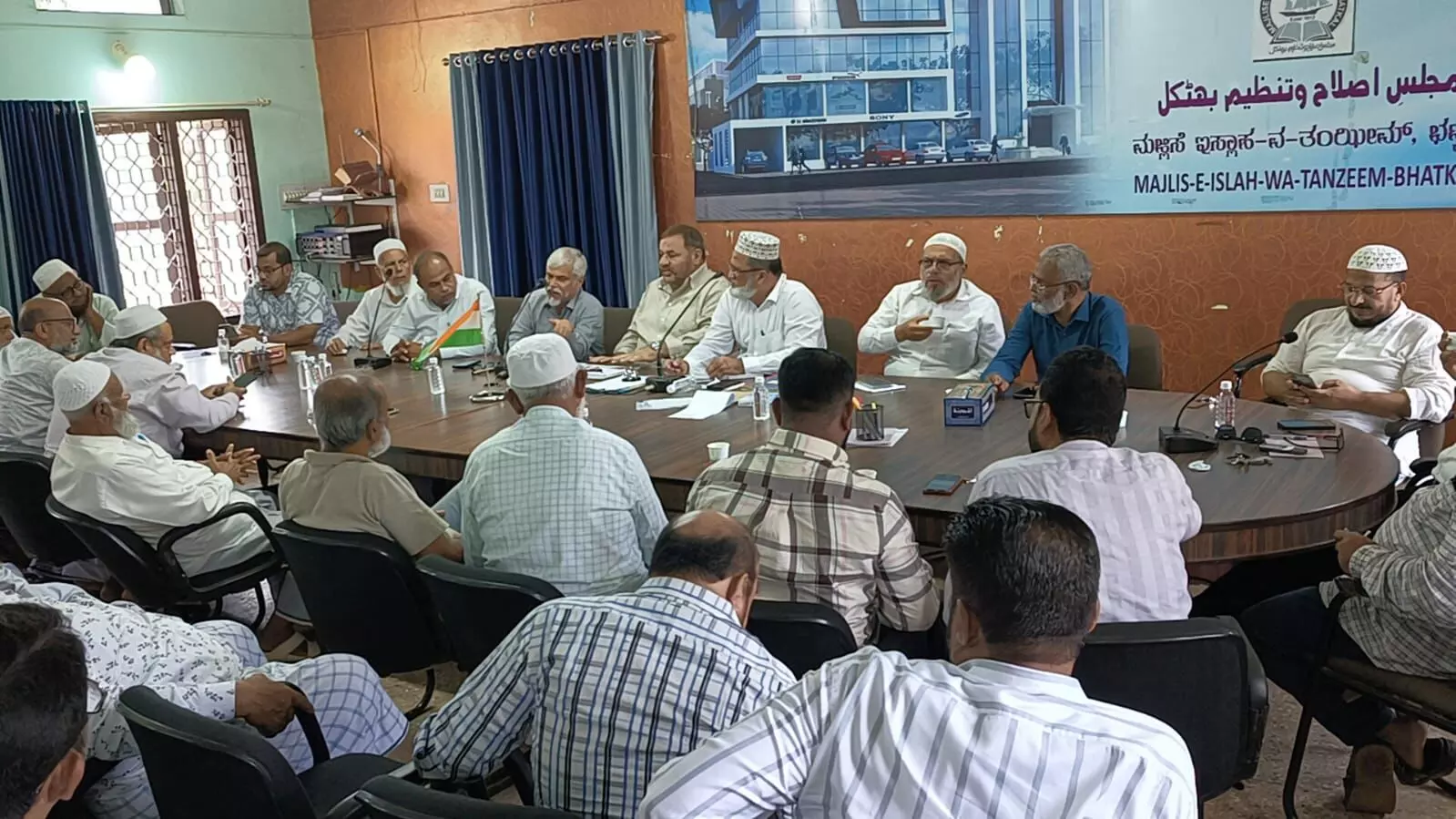 ಭಟ್ಕಳ| ಮುಹಮ್ಮದ್ (ಸ) ವಿರುದ್ಧ ನಿಂದನೆಯ ಆರೋಪ: ಅ.15ರಂದು ಭಟ್ಕಳ ಬಂದ್ ಕರೆ ಭಟ್ಕಳ| ಮುಹಮ್ಮದ್ (ಸ) ವಿರುದ್ಧ ನಿಂದನೆಯ ಆರೋಪ: ಅ.15ರಂದು ಭಟ್ಕಳ ಬಂದ್ ಕರೆ