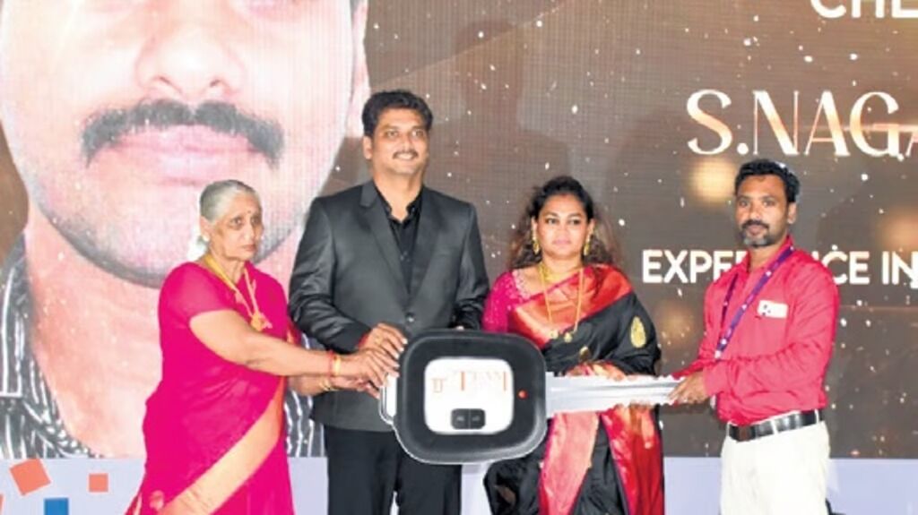 ಉದ್ಯೋಗಿಗಳಿಗೆ ಕಾರು ಮತ್ತು ಬೈಕ್‌ಗಳನ್ನು ಉಡುಗೊರೆಯಾಗಿ ನೀಡಿದ ಚೆನ್ನೈ ಮೂಲದ ಐಟಿ ಕಂಪೆನಿ