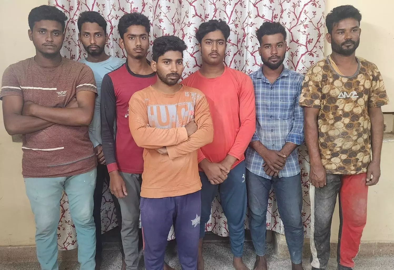 ಮಲ್ಪೆ: ಬಾಂಗ್ಲಾ ಅಕ್ರಮ ವಲಸಿಗರು 5 ದಿನ ಪೊಲೀಸ್ ಕಸ್ಟಡಿಗೆ ಮಲ್ಪೆ: ಬಾಂಗ್ಲಾ ಅಕ್ರಮ ವಲಸಿಗರು 5 ದಿನ ಪೊಲೀಸ್ ಕಸ್ಟಡಿಗೆ