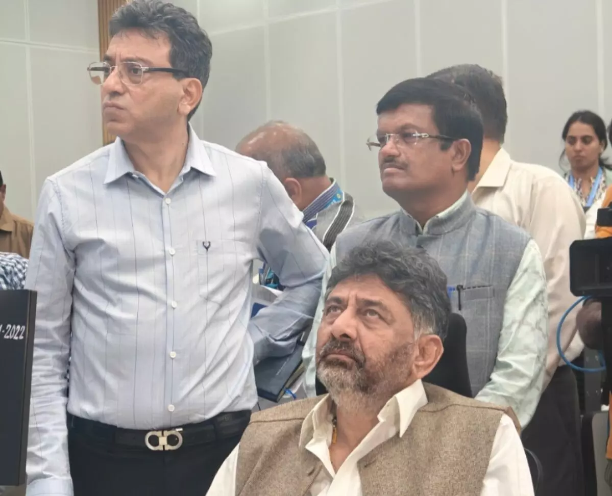 ಬೆಂಗಳೂರಿನಲ್ಲಿ ಭಾರೀ ಮಳೆ: ಬಿಬಿಎಂಪಿ ಕೇಂದ್ರ ಕಛೇರಿ ನಿಯಂತ್ರಣ ಕೊಠಡಿಗೆ ಡಿ.ಕೆ. ಶಿವಕುಮಾರ್ ಭೇಟಿ