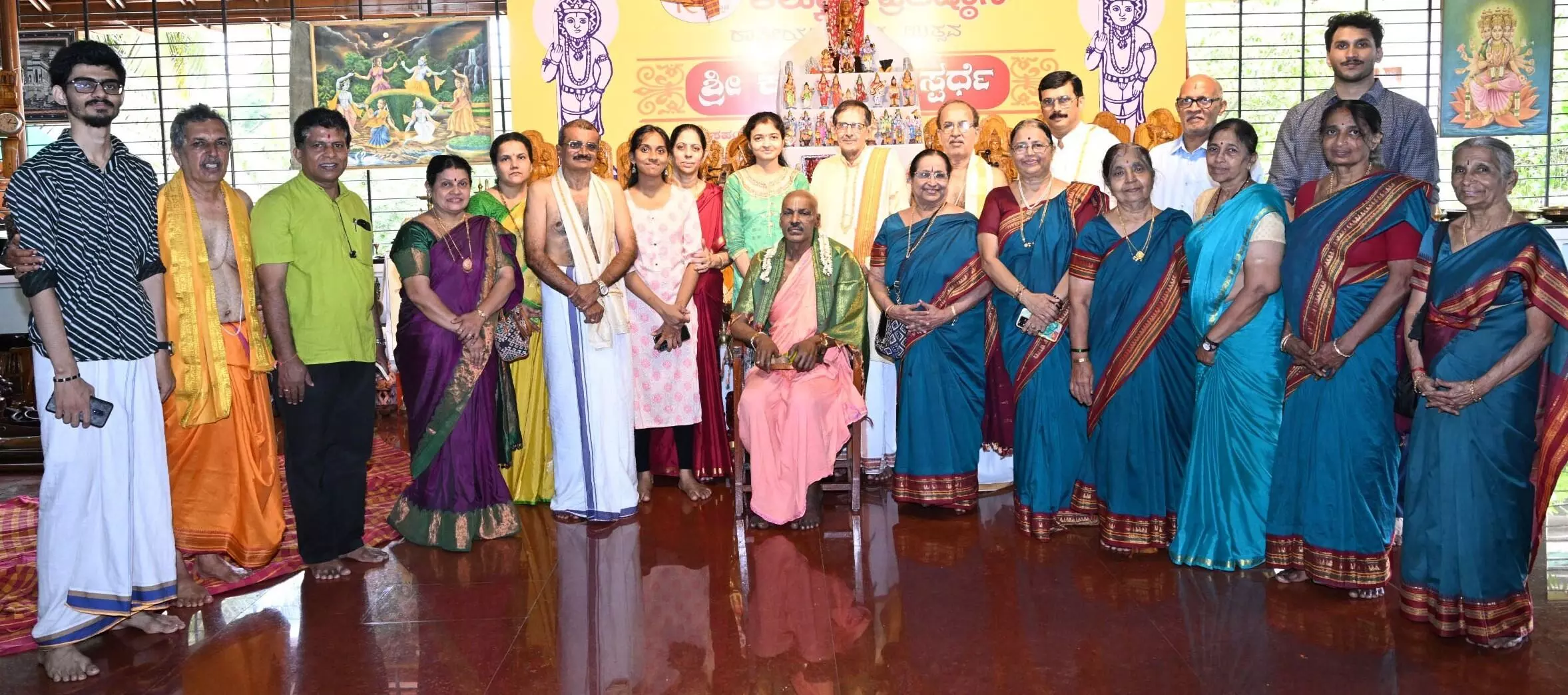 ಪ್ರಭಾಕರ ಅಡಿಗರಿಗೆ ವಿಜಯದಶಮಿ ಗೌರವ ಪ್ರದಾನ ಪ್ರಭಾಕರ ಅಡಿಗರಿಗೆ ವಿಜಯದಶಮಿ ಗೌರವ ಪ್ರದಾನ