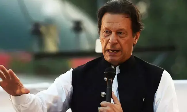 ಆಕ್ಸ್‌ಫರ್ಡ್ ವಿವಿ ಕುಲಪತಿ ಹುದ್ದೆಯ ರೇಸ್‍ನಿಂದ ಇಮ್ರಾನ್‍ಖಾನ್ ಹೊರಕ್ಕೆ