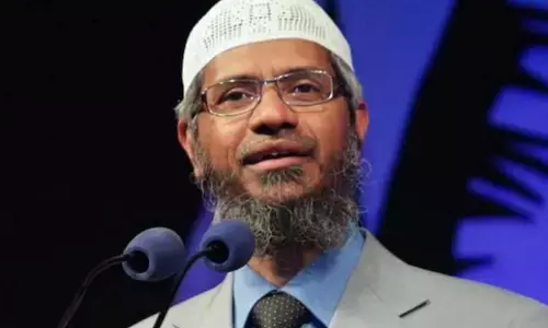 ಝಾಕಿರ್ ನಾಯ್ಕ್ ಅರ್ಜಿ ತಿರಸ್ಕರಿಸಲು ಸುಪ್ರೀಮ್‌ಗೆ ಮಹಾರಾಷ್ಟ್ರದ ಆಗ್ರಹ