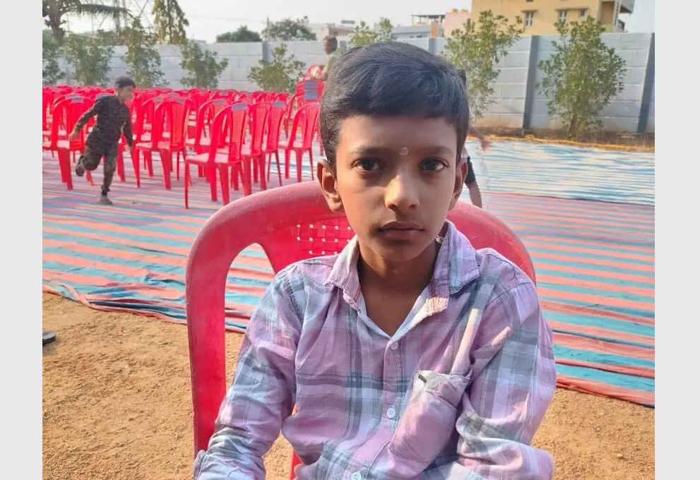 ಚಿತ್ರದುರ್ಗ | ಬೀದಿನಾಯಿಗಳ ದಾಳಿಗೆ ಬಾಲಕ ಬಲಿ ಚಿತ್ರದುರ್ಗ | ಬೀದಿನಾಯಿಗಳ ದಾಳಿಗೆ ಬಾಲಕ ಬಲಿ