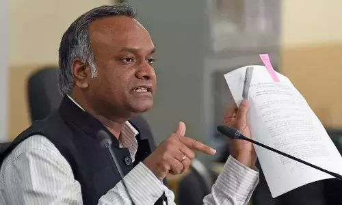 ನಮ್ಮ ಕುಟುಂಬದ 50 ಸಾವಿರ ಕೋಟಿ ರೂ.ಆಸ್ತಿ ಹುಡುಕಿಕೊಡಿ: ಬಿಜೆಪಿ ನಾಯಕರಿಗೆ ಸಚಿವ ಪ್ರಿಯಾಂಕ್ ಖರ್ಗೆ ಸವಾಲು