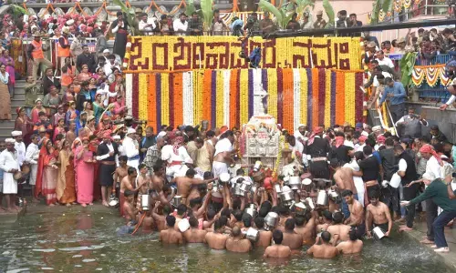 ಭಕ್ತರ ಹರ್ಷೋದ್ಘಾರದ ನಡುವೆ ತಲಕಾವೇರಿಯಲ್ಲಿ ಪವಿತ್ರ ತೀರ್ಥೋದ್ಭವ : ಸಾವಿರಾರು ಭಕ್ತರು ಭಾಗಿ