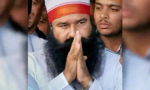 ಡೇರಾ ಸಚ್ಚಾ ಸೌದಾ ಮುಖ್ಯಸ್ಥ ಗುರ್ಮೀತ್ ಸಿಂಗ್ ವಿರುದ್ಧದ ವಿಚಾರಣೆಗೆ ನೀಡಿದ್ದ ತಡೆಯಾಜ್ಞೆಯನ್ನು ತೆರವುಗೊಳಿಸಿದ ಸುಪ್ರೀಂ ಕೋರ್ಟ್