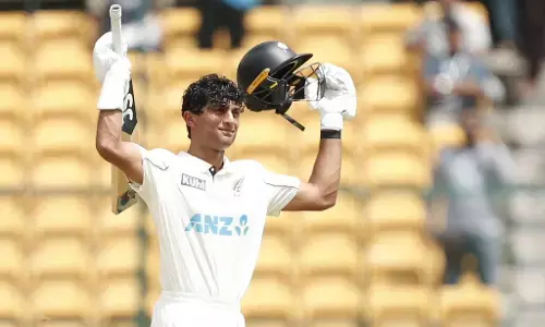 ಭಾರತ-ನ್ಯೂಝಿಲೆಂಡ್ ಪ್ರಥಮ ಟೆಸ್ಟ್| ಶತಕ ಸಿಡಿಸಿದ ರಚಿನ್ ರವೀಂದ್ರ