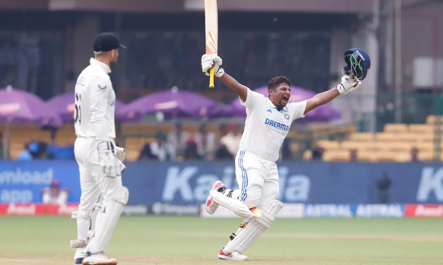 ನ್ಯೂಝಿಲ್ಯಾಂಡ್‌ ವಿರುದ್ದದ ಟೆಸ್ಟ್‌ | ಚೊಚ್ಚಲ ಟೆಸ್ಟ್‌ ಶತಕ ಬಾರಿಸಿದ ಭಾರತದ ಸರ್ಫರಾಝ್‌ ಖಾನ್‌