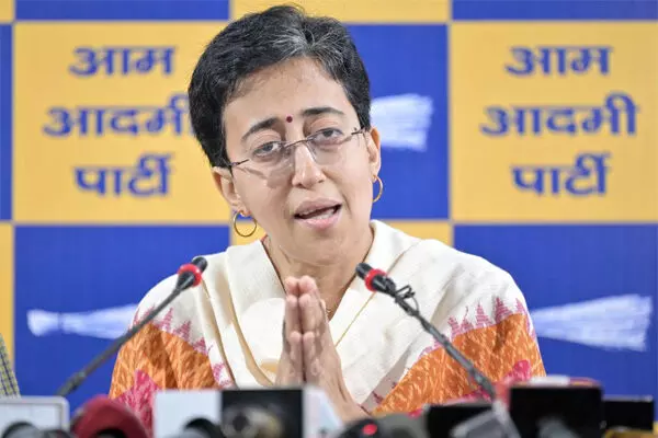 ದಿಲ್ಲಿಯಲ್ಲಿ ವಾಯುಮಾಲಿನ್ಯ, ಜಲಮಾಲಿನ್ಯ ಉಲ್ಬಣಕ್ಕೆ ಬಿಜೆಪಿಯ ಕೊಳಕು ರಾಜಕೀಯ ಕಾರಣ : ಸಿಎಂ ಅತಿಶಿ