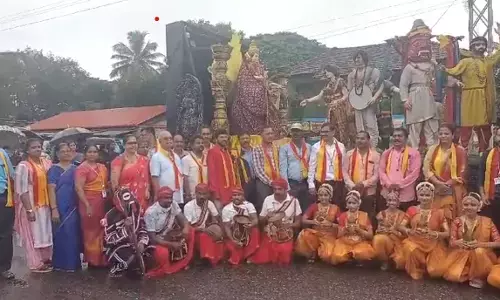 ಕರ್ನಾಟಕಕ್ಕೆ 50ರ ಸಂಭ್ರಮ; ಕನ್ನಡ ತೇರಿಗೆ ಭಟ್ಕಳದಲ್ಲಿ ಸ್ವಾಗತ