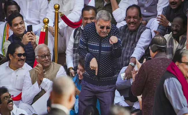 ಲೋಕಸಭೆಯಿಂದ ಕಲ್ಯಾಣ್ ಬ್ಯಾನರ್ಜಿಯನ್ನು ಅಮಾನತುಗೊಳಿಸಿ, ಎಫ್ಐಆರ್ ದಾಖಲಿಸಿ : ಲೋಕಸಭಾ ಸ್ಪೀಕರ್ ಗೆ ಬಿಜೆಪಿ ಸಂಸದರಿಂದ ಪತ್ರ