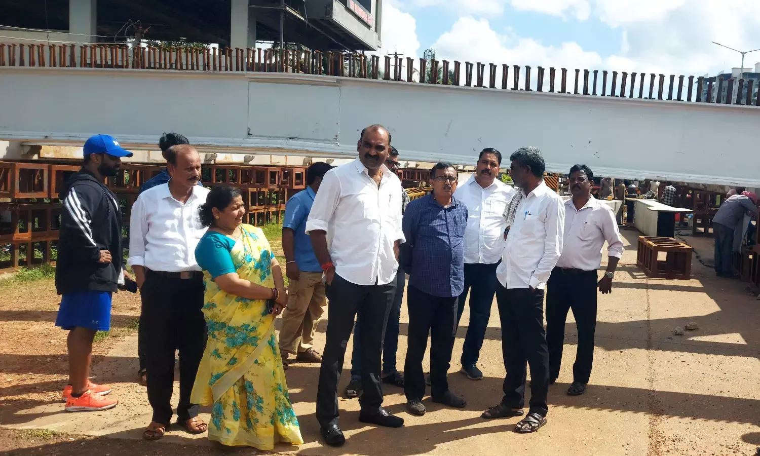 ಇಂದ್ರಾಳಿ ಸೇತುವೆ ಜ.15ರೊಳಗೆ ಪೂರ್ಣಗೊಳಿಸುವ ಬಗ್ಗೆ ಮುಚ್ಚಳಿಕೆ: ಸಂಸದ ಕೋಟ ಶ್ರೀನಿವಾಸ ಪೂಜಾರಿಯಿಂದ ಕಾಮಗಾರಿ ಪರಿಶೀಲನೆ