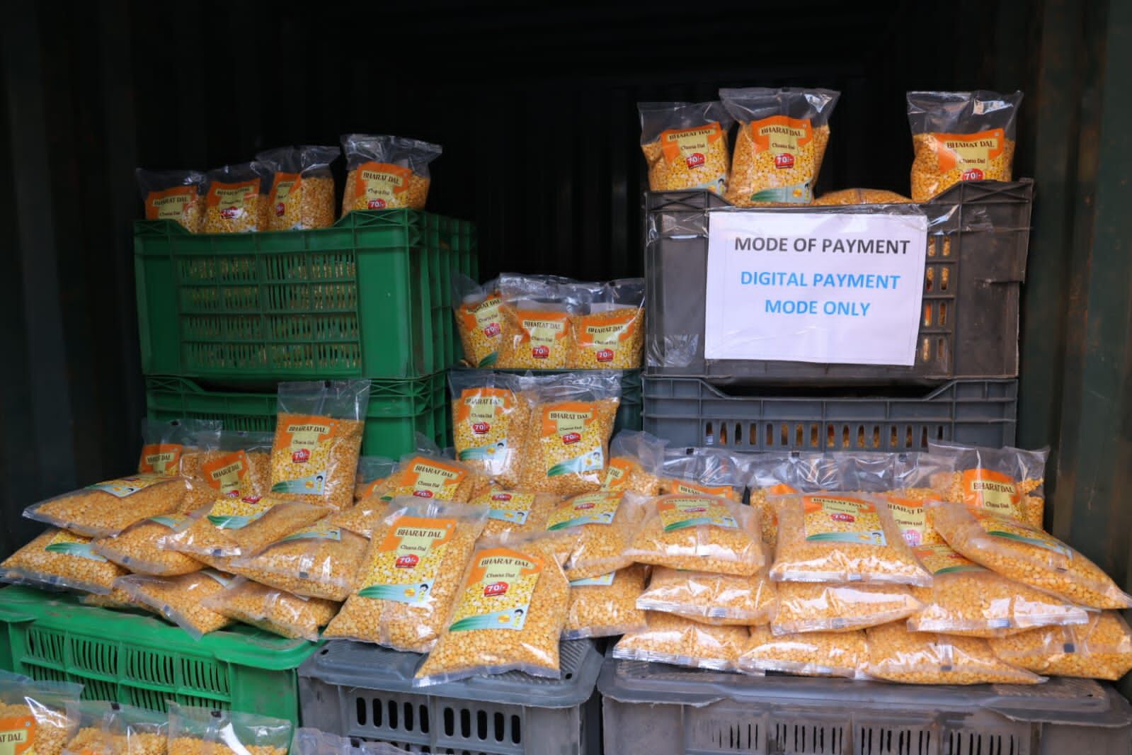 ಕಡಿಮೆ ಬೆಲೆಗೆ ಭಾರತ್ ಅಕ್ಕಿ, ಬೇಳೆ ವಿತರಣೆ : ಕೇಂದ್ರ ಸಚಿವ ಪ್ರಹ್ಲಾದ್ ಜೋಶಿ