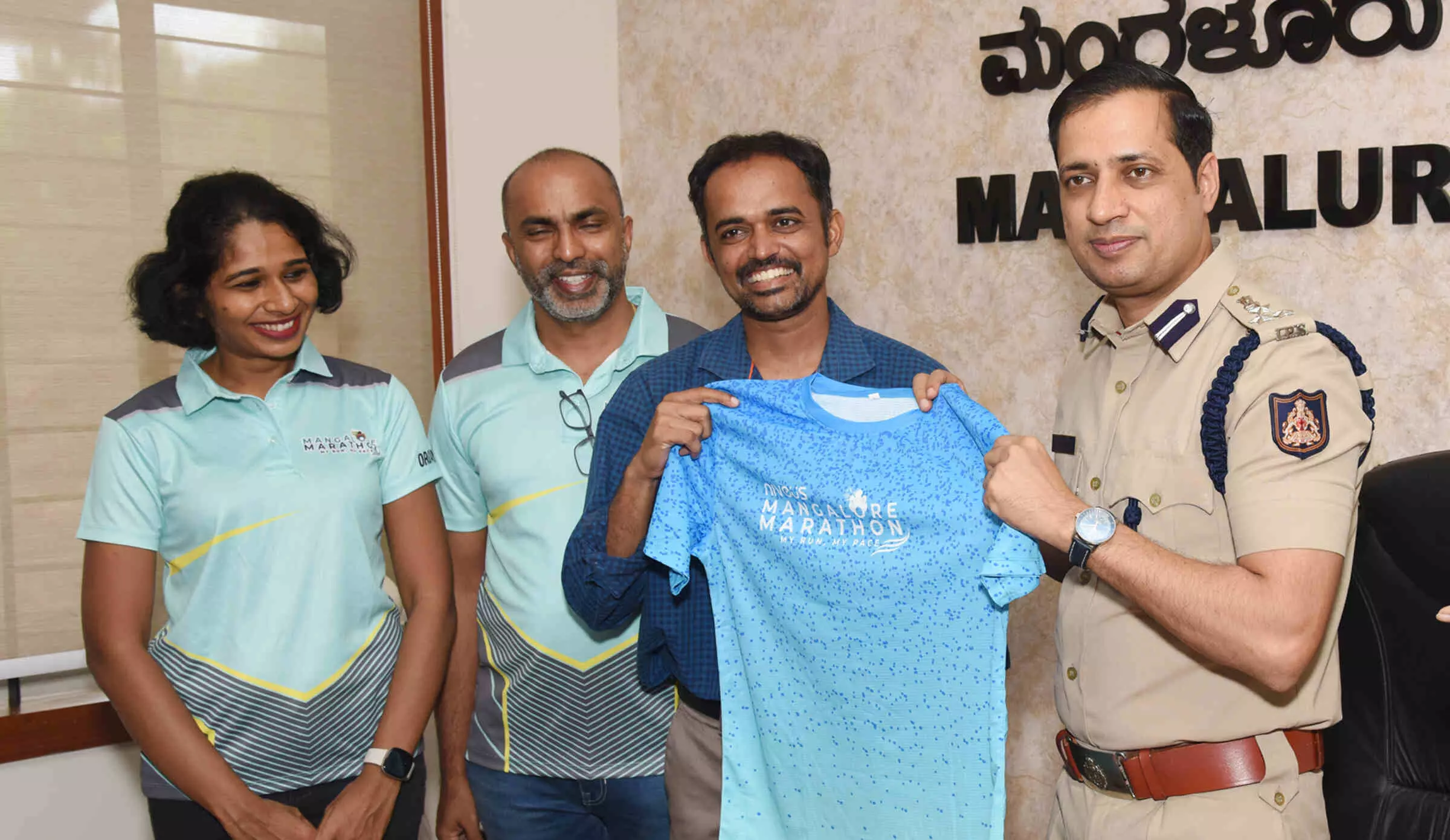 ದೈಹಿಕ - ಮಾನಸಿಕ ಸದೃಢತೆಗೆ ಮ್ಯಾರಥಾನ್ ಪೂರಕ: ಪೊಲೀಸ್ ಆಯುಕ್ತ ಅನುಪಮ್ ಅಗ್ರವಾಲ್ ದೈಹಿಕ - ಮಾನಸಿಕ ಸದೃಢತೆಗೆ ಮ್ಯಾರಥಾನ್ ಪೂರಕ: ಪೊಲೀಸ್ ಆಯುಕ್ತ ಅನುಪಮ್ ಅಗ್ರವಾಲ್