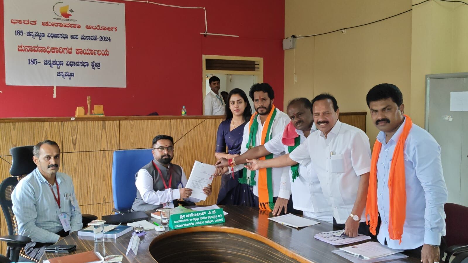 ಚನ್ನಪಟ್ಟಣ ಉಪಚುನಾವಣೆ | ಎನ್​ಡಿಎ ಅಭ್ಯರ್ಥಿಯಾಗಿ ನಿಖಿಲ್ ಕುಮಾರಸ್ವಾಮಿ ನಾಮಪತ್ರ ಸಲ್ಲಿಕೆ