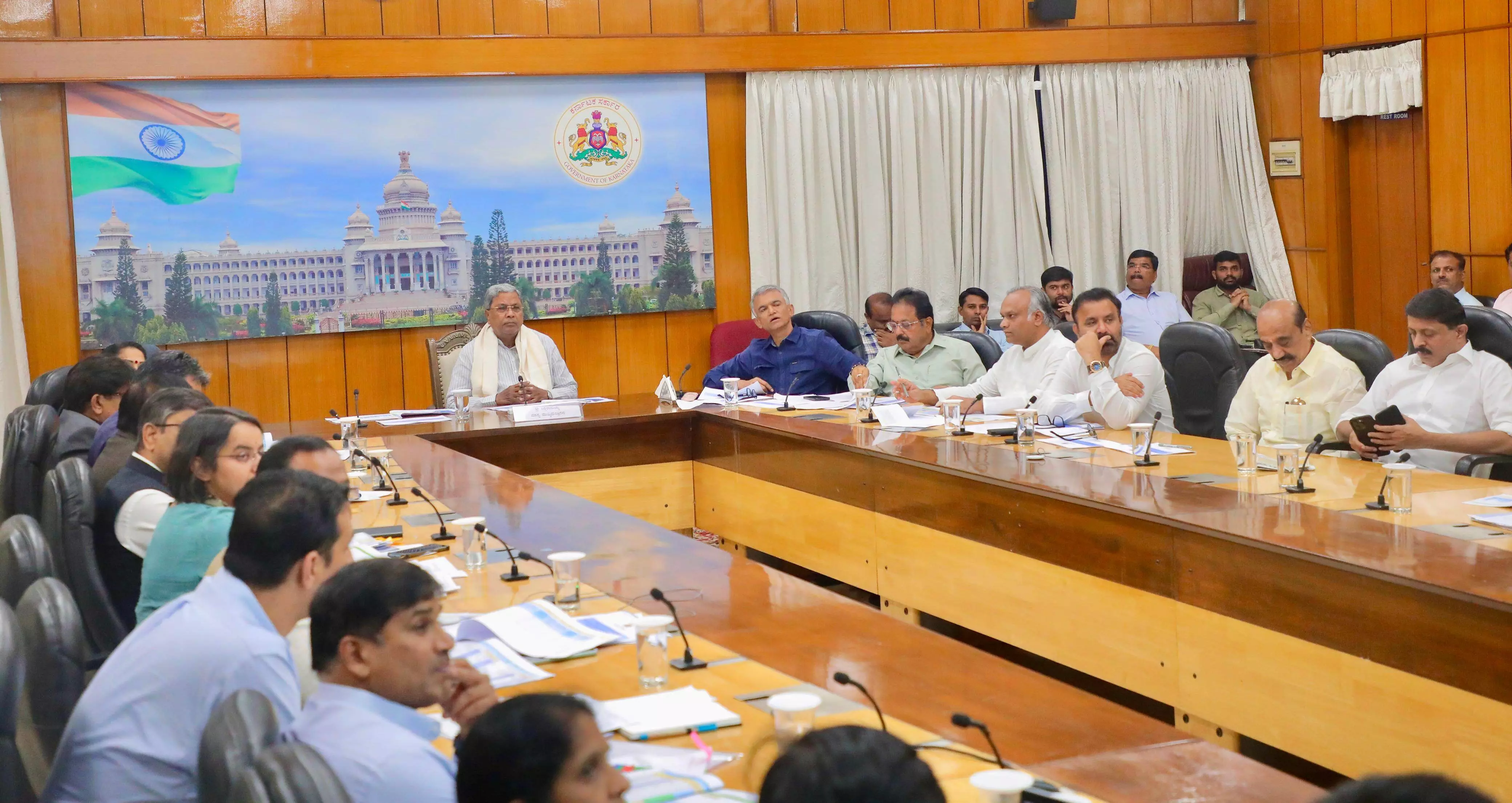 ದೀಪಾವಳಿ ಸಂದರ್ಭದಲ್ಲಿ ಹಸಿರು ಪಟಾಕಿಗೆ ಮಾತ್ರ ಅವಕಾಶ: ಸಿದ್ದರಾಮಯ್ಯ