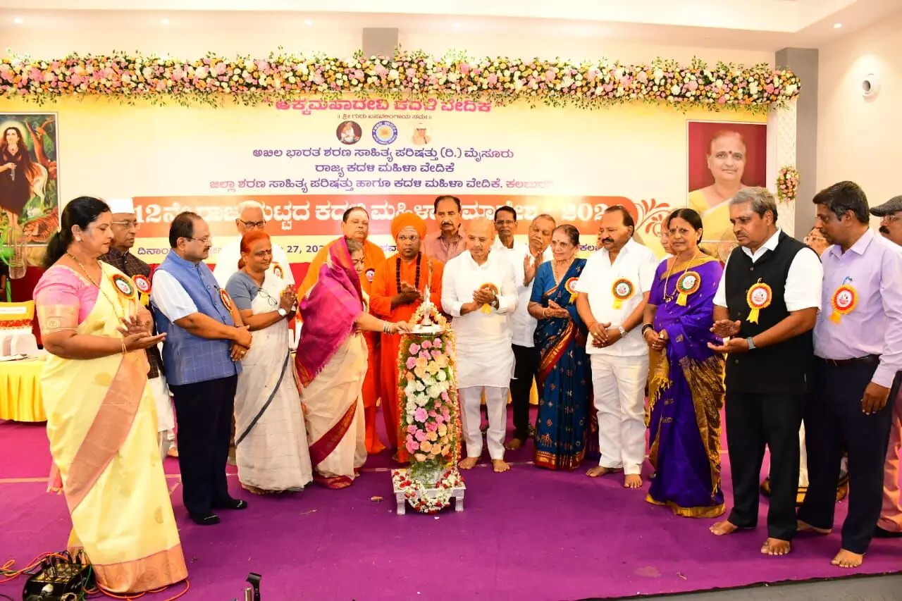 ವಚನ ಸಾಹಿತ್ಯದ ಕುರಿತು ಮುಂದಿನ ಪೀಳಿಗೆಗೆ ಅರಿವು ಮೂಡಿಸುವ ಅಗತ್ಯವಿದೆ: ಡಾ.ಶರಣಪ್ರಕಾಶ ಪಾಟೀಲ ವಚನ ಸಾಹಿತ್ಯದ ಕುರಿತು ಮುಂದಿನ ಪೀಳಿಗೆಗೆ ಅರಿವು ಮೂಡಿಸುವ ಅಗತ್ಯವಿದೆ: ಡಾ.ಶರಣಪ್ರಕಾಶ ಪಾಟೀಲ