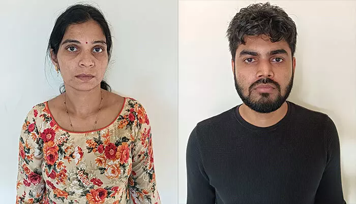 ವಿಷ ಖರೀದಿಸಿದ್ದ ಉಡುಪಿ ಅಂಗಡಿಯಲ್ಲಿ ಆರೋಪಿ ಮಹಜರು: ಕಾರು, ಸ್ಕೂಟರ್, ಮೊಬೈಲ್ ವಶಕ್ಕೆ ವಿಷ ಖರೀದಿಸಿದ್ದ ಉಡುಪಿ ಅಂಗಡಿಯಲ್ಲಿ ಆರೋಪಿ ಮಹಜರು: ಕಾರು, ಸ್ಕೂಟರ್, ಮೊಬೈಲ್ ವಶಕ್ಕೆ