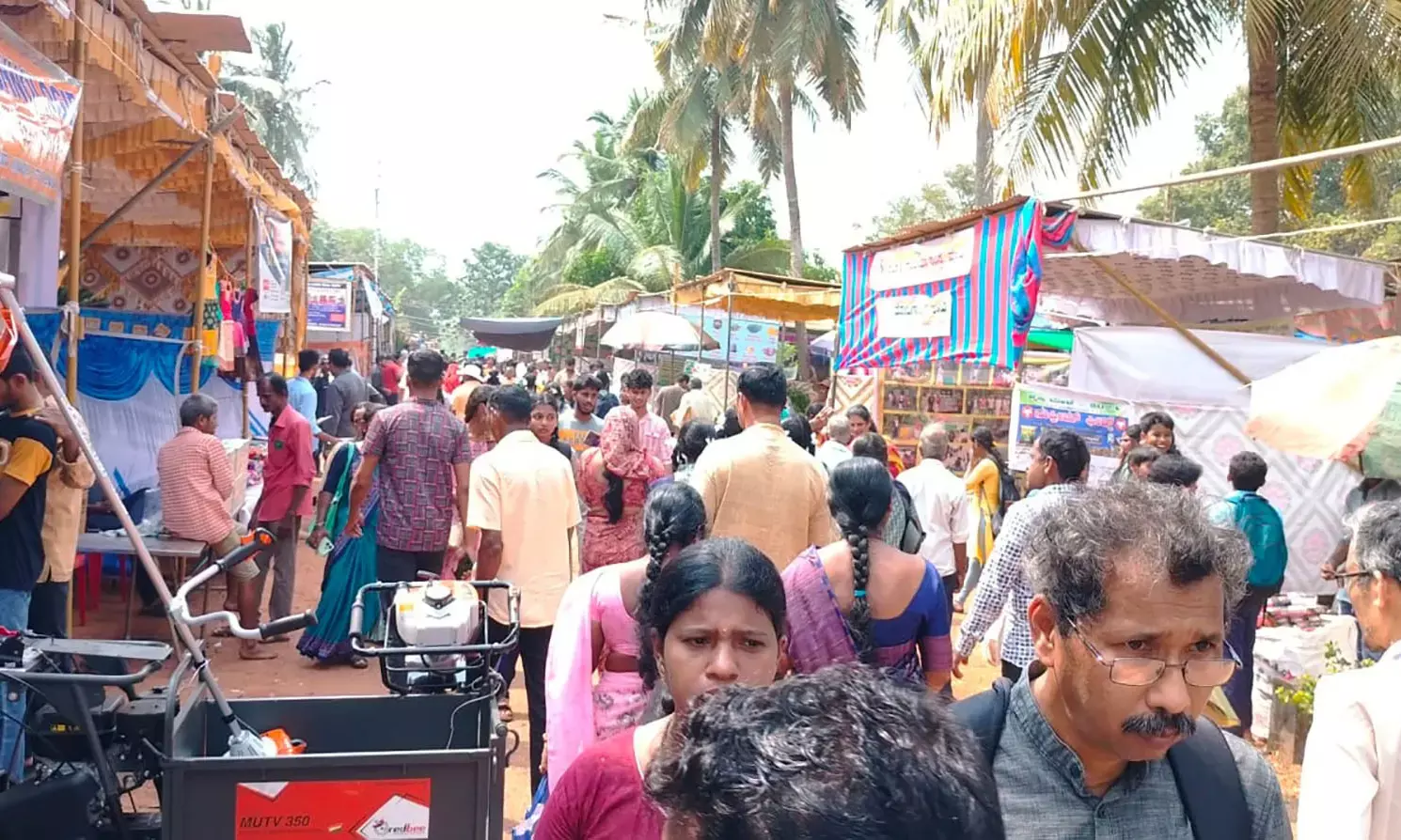 ಬ್ರಹ್ಮಾವರ| ಜನರನ್ನು ಅಪಾರ ಸಂಖ್ಯೆಯಲ್ಲಿ ಆಕರ್ಷಿಸುತ್ತಿರುವ ಕೃಷಿ ಮೇಳದ ವೈವಿಧ್ಯಮಯ ವಸ್ತು ಪ್ರದರ್ಶನ