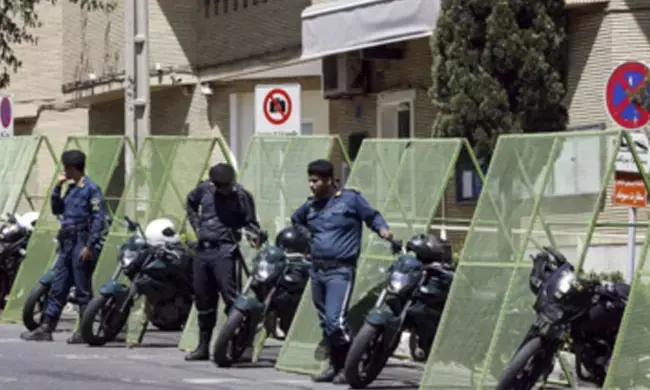 ಇರಾನ್ ಪೊಲೀಸರ ಬೆಂಗಾವಲು ಪಡೆಯ ಮೇಲೆ ದಾಳಿ : 10 ಅಧಿಕಾರಿಗಳ ಮೃತ್ಯು