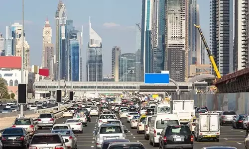 ಸಂಚಾರಿ ನಿಯಮ ಬಿಗಿಗೊಳಿಸಿದ ದುಬೈ | ಸಂಚಾರ ನಿಯಮ ಉಲ್ಲಂಘನೆ ಮಾಡಿದ್ರೆ 30 ದಿನ ವಾಹನ ವಶಕ್ಕೆ!