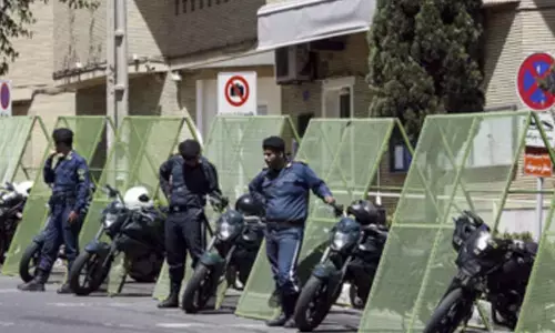 ಇರಾನ್ ಪೊಲೀಸರ ಬೆಂಗಾವಲು ಪಡೆಯ ಮೇಲೆ ದಾಳಿ : 10 ಅಧಿಕಾರಿಗಳ ಮೃತ್ಯು