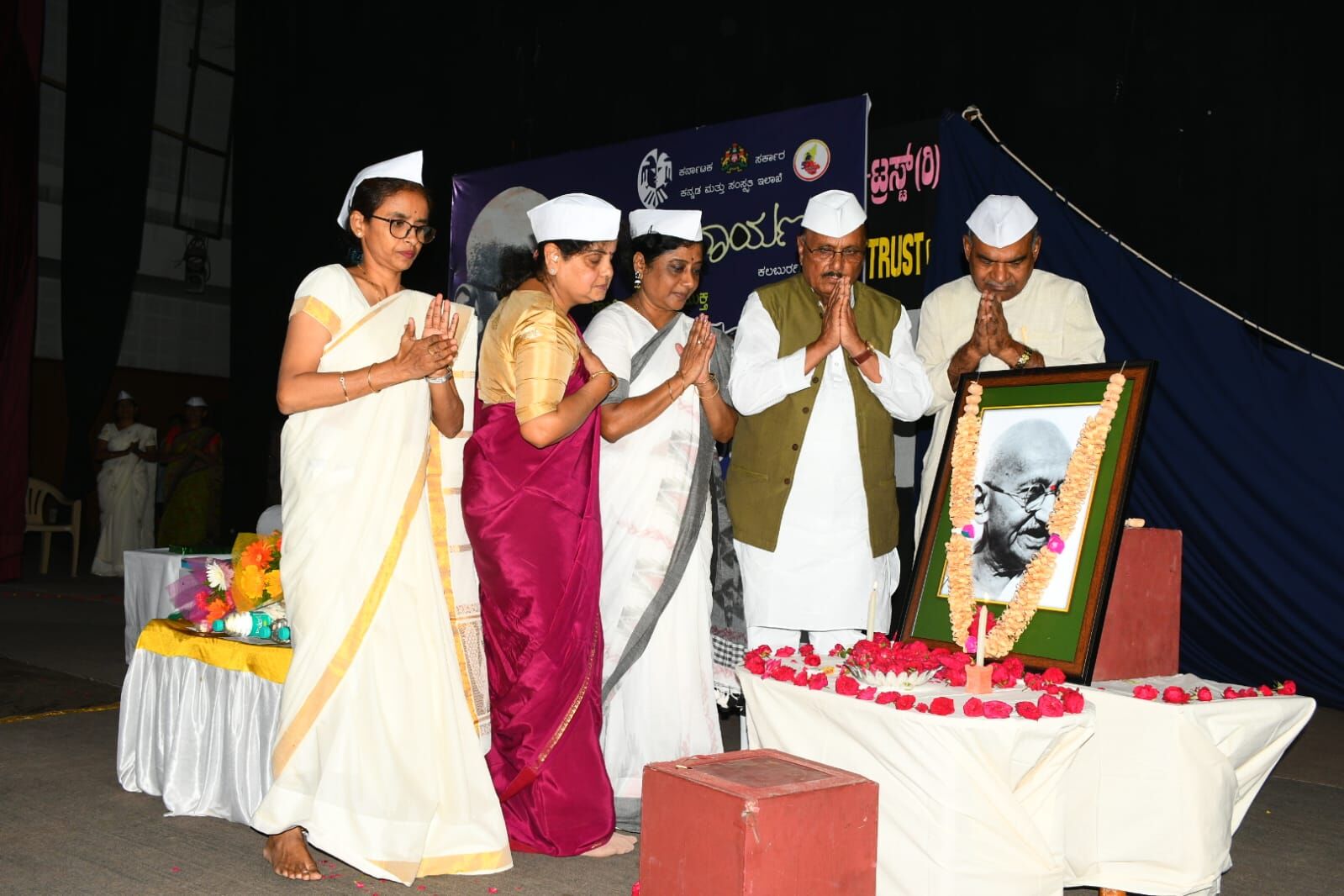 ಭಾರತದಲ್ಲೇ ಗಾಂಧೀಜಿಯ ಚಾರಿತ್ರ್ಯ ಹರಣ, ನೋವಿನ ಸಂಗತಿ : ಬಿ.ಆರ್.ಪಾಟೀಲ್