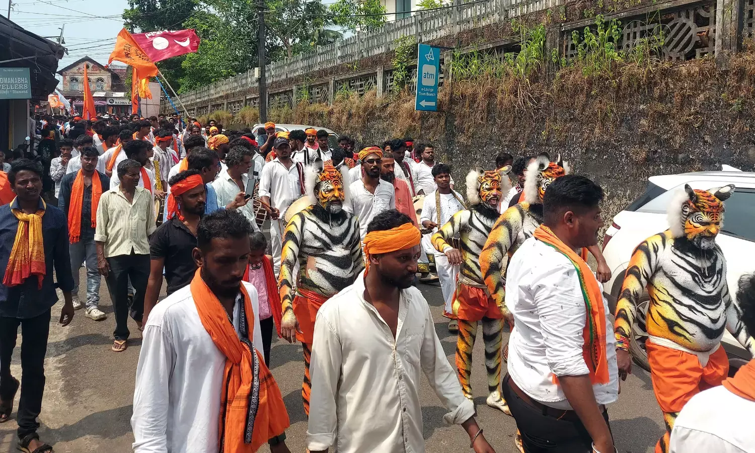 ಉಡುಪಿ ಸಾಂಪ್ರದಾಯಿಕ ಶೈಲಿ ಹುಲಿವೇಷ ಉಳಿಸುವ ಪಾದಯಾತ್ರೆ