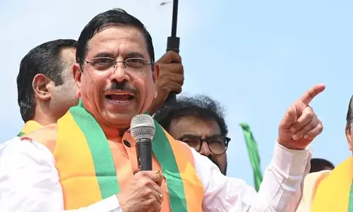 ಕಾಂಗ್ರೆಸ್ ಸರಕಾರದ ಪೌರುಷ ಹಿಂದೂ ಹಬ್ಬಗಳಿಗೆ ಮಾತ್ರ ಸೀಮಿತ‌ : ಪ್ರಹ್ಲಾದ್ ಜೋಶಿ