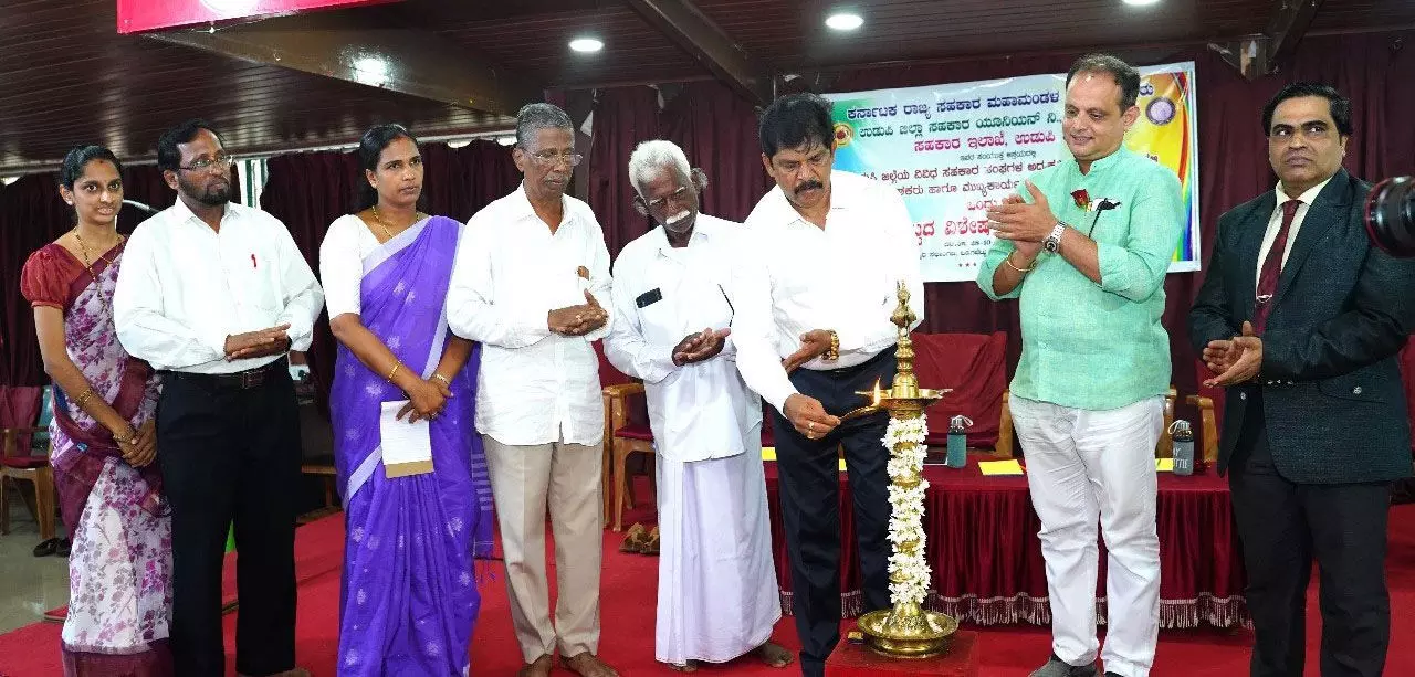 ಸಹಕಾರ ಕ್ಷೇತ್ರದಿಂದ ದೇಶದ ಆರ್ಥಿಕ ವ್ಯವಸ್ಥೆ ಬದಲಾವಣೆ ಸಾಧ್ಯ: ಜಯಕರ ಶೆಟ್ಟಿ ಇಂದ್ರಾಳಿ ಸಹಕಾರ ಕ್ಷೇತ್ರದಿಂದ ದೇಶದ ಆರ್ಥಿಕ ವ್ಯವಸ್ಥೆ ಬದಲಾವಣೆ ಸಾಧ್ಯ: ಜಯಕರ ಶೆಟ್ಟಿ ಇಂದ್ರಾಳಿ