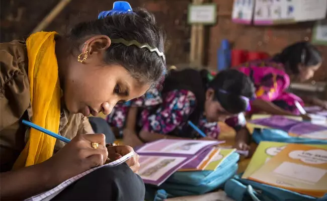 ಹೆಚ್ಚಿನ ಬಾಲಕಿಯರಿಗೆ ಮನೆಗೆಲಸ ಹೊರೆ | ಶಿಕ್ಷಣಕ್ಕೆ ಅಡ್ಡಿ : ಯುನಿಸೆಫ್ ಹೆಚ್ಚಿನ ಬಾಲಕಿಯರಿಗೆ ಮನೆಗೆಲಸ ಹೊರೆ | ಶಿಕ್ಷಣಕ್ಕೆ ಅಡ್ಡಿ : ಯುನಿಸೆಫ್