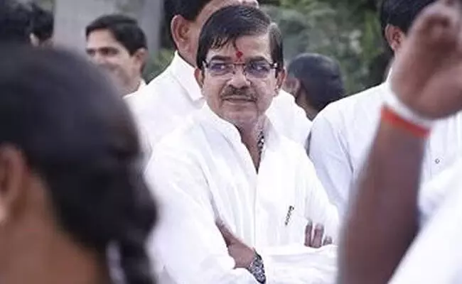 ಚುನಾವಣೆಗೂ ಮುನ್ನವೇ ಉದ್ಧವ್ ಬಣಕ್ಕೆ ಮುಜುಗರ | ಔರಂಗಾಬಾದ್ ಸೆಂಟ್ರಲ್ ಕ್ಷೇತ್ರದಿಂದ ಸ್ಪರ್ಧೆಯಿಂದ ಹಿಂದೆ ಸರಿದ ಪಕ್ಷದ ಅಭ್ಯರ್ಥಿ ಚುನಾವಣೆಗೂ ಮುನ್ನವೇ ಉದ್ಧವ್ ಬಣಕ್ಕೆ ಮುಜುಗರ | ಔರಂಗಾಬಾದ್ ಸೆಂಟ್ರಲ್ ಕ್ಷೇತ್ರದಿಂದ ಸ್ಪರ್ಧೆಯಿಂದ ಹಿಂದೆ ಸರಿದ ಪಕ್ಷದ ಅಭ್ಯರ್ಥಿ