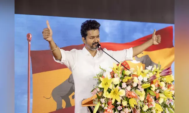 ರಾಜಕೀಯಕ್ಕಾಗಿ ದಳಪತಿ ವಿಜಯ್ ಚಿತ್ರರಂಗ ತೊರೆಯಲಿದ್ದಾರೆಯೆ?; ನಟ ಹೇಳಿದ್ದೇನು?