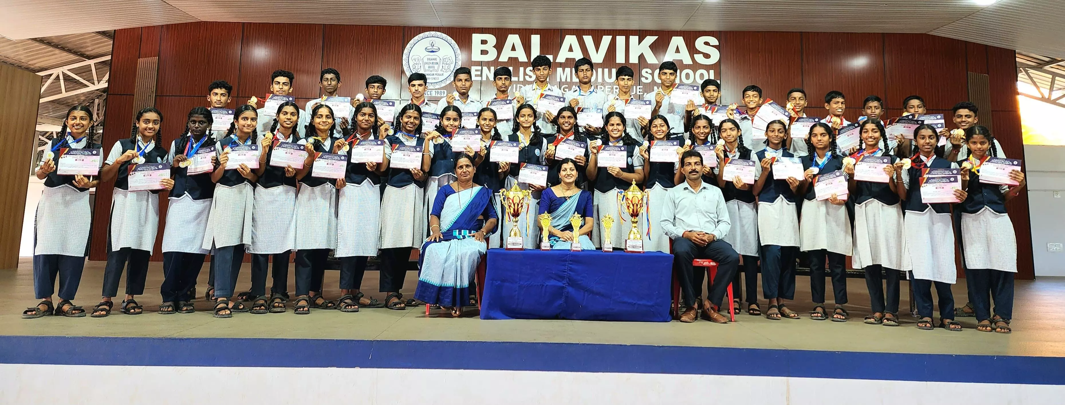 ಕಲ್ಲಡ್ಕ ವಲಯ ಮಟ್ಟದ ಪ್ರಾಥಮಿಕ-ಪ್ರೌಢಶಾಲಾ ಕ್ರೀಡಾಕೂಟ: ಮಾಣಿ ಬಾಲವಿಕಾಸ ಶಾಲೆಗೆ ಅವಳಿ ಸಮಗ್ರ ಪ್ರಶಸ್ತಿ ಕಲ್ಲಡ್ಕ ವಲಯ ಮಟ್ಟದ ಪ್ರಾಥಮಿಕ-ಪ್ರೌಢಶಾಲಾ ಕ್ರೀಡಾಕೂಟ: ಮಾಣಿ ಬಾಲವಿಕಾಸ ಶಾಲೆಗೆ ಅವಳಿ ಸಮಗ್ರ ಪ್ರಶಸ್ತಿ