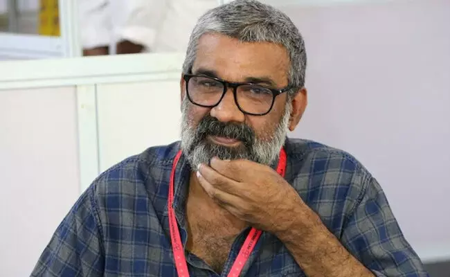 ನಟನಿಗೆ ಲೈಂಗಿಕ ದೌರ್ಜನ್ಯದ ಆರೋಪ | ಕರ್ನಾಟಕ ಪೋಲಿಸರಿಂದ ಮಲಯಾಳಂ ನಿರ್ದೇಶಕ ರಂಜಿತ್ ವಿರುದ್ಧ ಪ್ರಕರಣ ದಾಖಲು ನಟನಿಗೆ ಲೈಂಗಿಕ ದೌರ್ಜನ್ಯದ ಆರೋಪ | ಕರ್ನಾಟಕ ಪೋಲಿಸರಿಂದ ಮಲಯಾಳಂ ನಿರ್ದೇಶಕ ರಂಜಿತ್ ವಿರುದ್ಧ ಪ್ರಕರಣ ದಾಖಲು