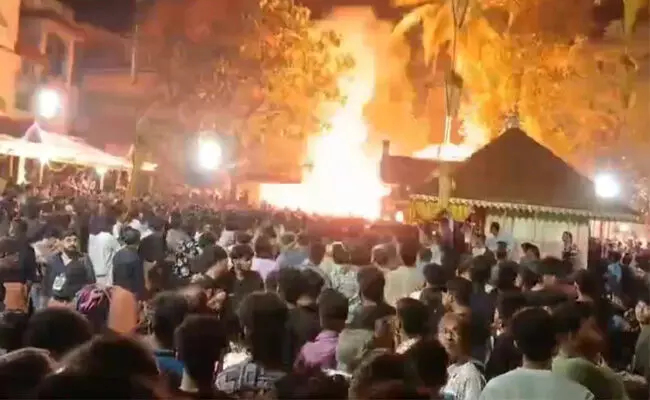 ಕಾಸರಗೋಡು | ದೇವಾಲಯದ ಉತ್ಸವದಲ್ಲಿ ಪಟಾಕಿ ಅವಘಡ : SIT ತನಿಖೆ ಘೋಷಿಸಿದ ಕೇರಳ ಸರಕಾರ