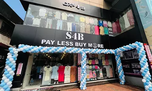 ಹಂಪನಕಟ್ಟೆ: ‘ಎಸ್‌ 4 ಬಿ’ ಸಿದ್ಧ ಉಡುಪುಗಳ ಮಳಿಗೆ ಆರಂಭ