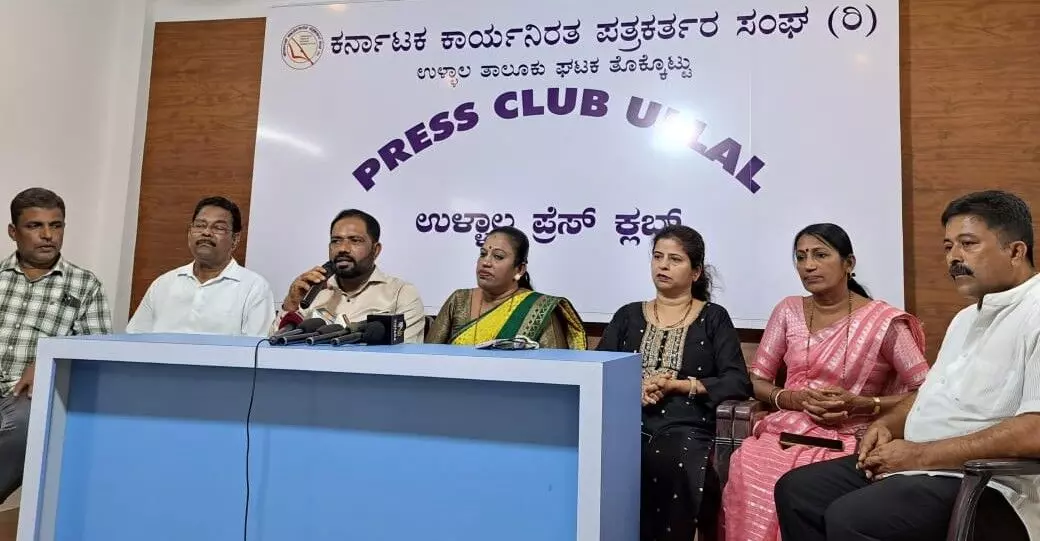 ಉಳ್ಳಾಲ ತಾಲೂಕಿನ 7,563 ಬಿಪಿಎಲ್ ಕಾರ್ಡುದಾರರು ಗ್ಯಾರಂಟಿ ಯೋಜನೆಗಳಿಂದ ವಂಚಿತರಾಗಿದ್ದಾರೆ: ರಫೀಕ್ ಅಂಬ್ಲಮೊಗರು ಉಳ್ಳಾಲ ತಾಲೂಕಿನ 7,563 ಬಿಪಿಎಲ್ ಕಾರ್ಡುದಾರರು ಗ್ಯಾರಂಟಿ ಯೋಜನೆಗಳಿಂದ ವಂಚಿತರಾಗಿದ್ದಾರೆ: ರಫೀಕ್ ಅಂಬ್ಲಮೊಗರು