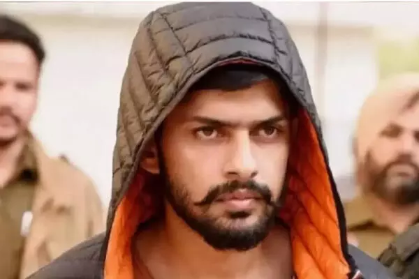 ಜೈಲಿನಲ್ಲಿ ಲಾರೆನ್ಸ್ ಬಿಷ್ಣೋಯಿ ಟಿವಿ ಸಂದರ್ಶನ ಅಪರಾಧದ ವೈಭವೀಕರಣ | ಪಂಜಾಬ್ ಪೊಲೀಸರಿಗೆ ಹೈಕೋರ್ಟ್ ತರಾಟೆ