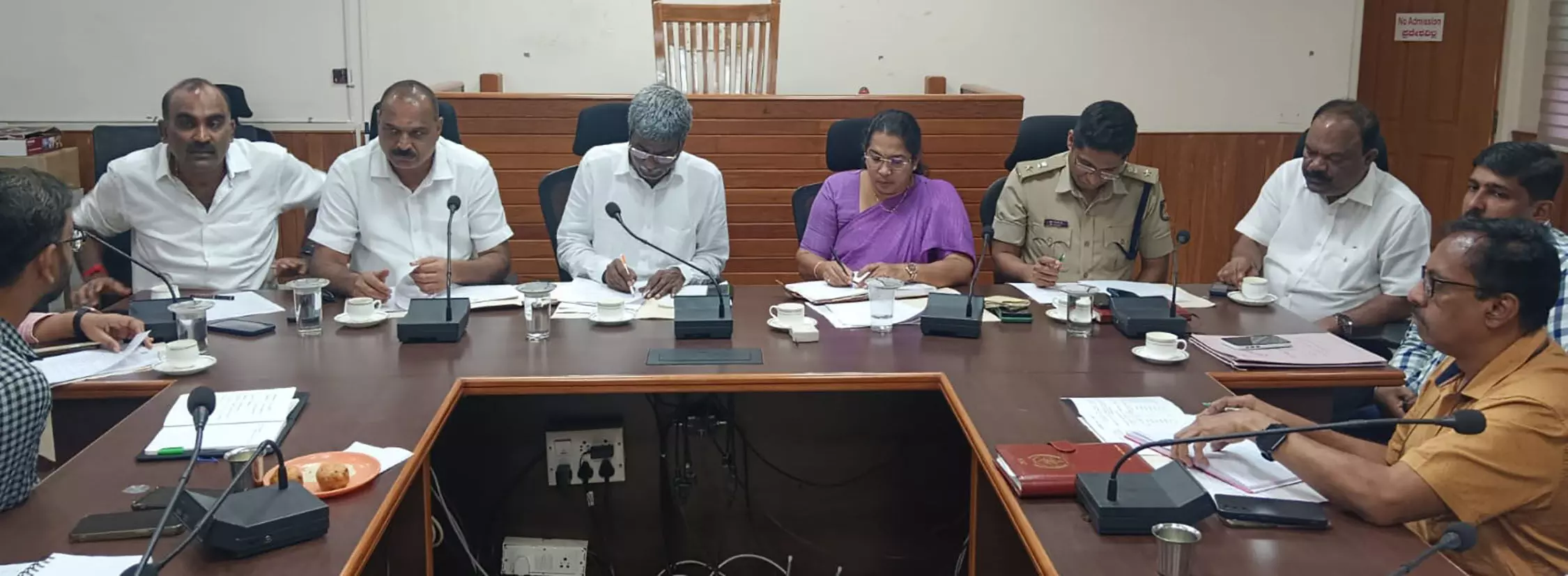 ರಾ.ಹೆದ್ದಾರಿ ಕಾಮಗಾರಿಗಳನ್ನು ತ್ವರಿತಗತಿಯಲ್ಲಿ ಪೂರ್ಣಗೊಳಿಸಿ: ಸಂಸದ ಕೋಟ ಶ್ರೀನಿವಾಸ ಪೂಜಾರಿ ಸೂಚನೆ ರಾ.ಹೆದ್ದಾರಿ ಕಾಮಗಾರಿಗಳನ್ನು ತ್ವರಿತಗತಿಯಲ್ಲಿ ಪೂರ್ಣಗೊಳಿಸಿ: ಸಂಸದ ಕೋಟ ಶ್ರೀನಿವಾಸ ಪೂಜಾರಿ ಸೂಚನೆ