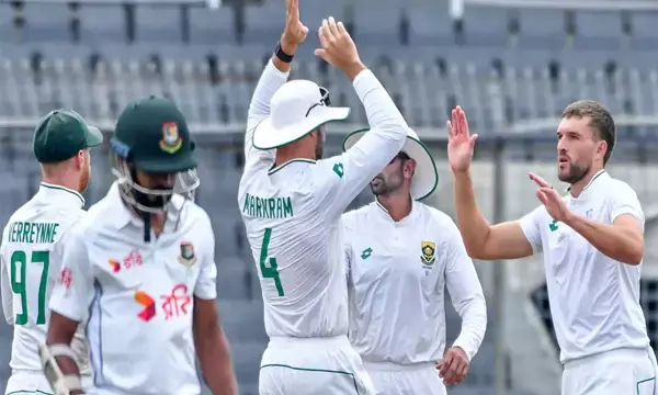 14 ವರ್ಷಗಳ ಹಳೆಯ ಸಿಕ್ಸರ್ ದಾಖಲೆಯನ್ನು ಉತ್ತಮಪಡಿಸಿಕೊಂಡ ಹರಿಣ ಪಡೆ