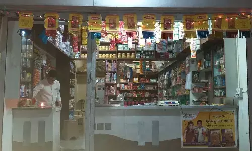 ಭಾರತದಲ್ಲಿ ಹೆಚ್ಚಿದ ಆನ್ ಲೈನ್ ಖರೀದಿ | ಒಂದೇ ವರ್ಷದಲ್ಲಿ‌ ಮುಚ್ಚಲ್ಪಟ್ಟ 2 ಲಕ್ಷ ಕಿರಾಣಿ ಅಂಗಡಿಗಳು!