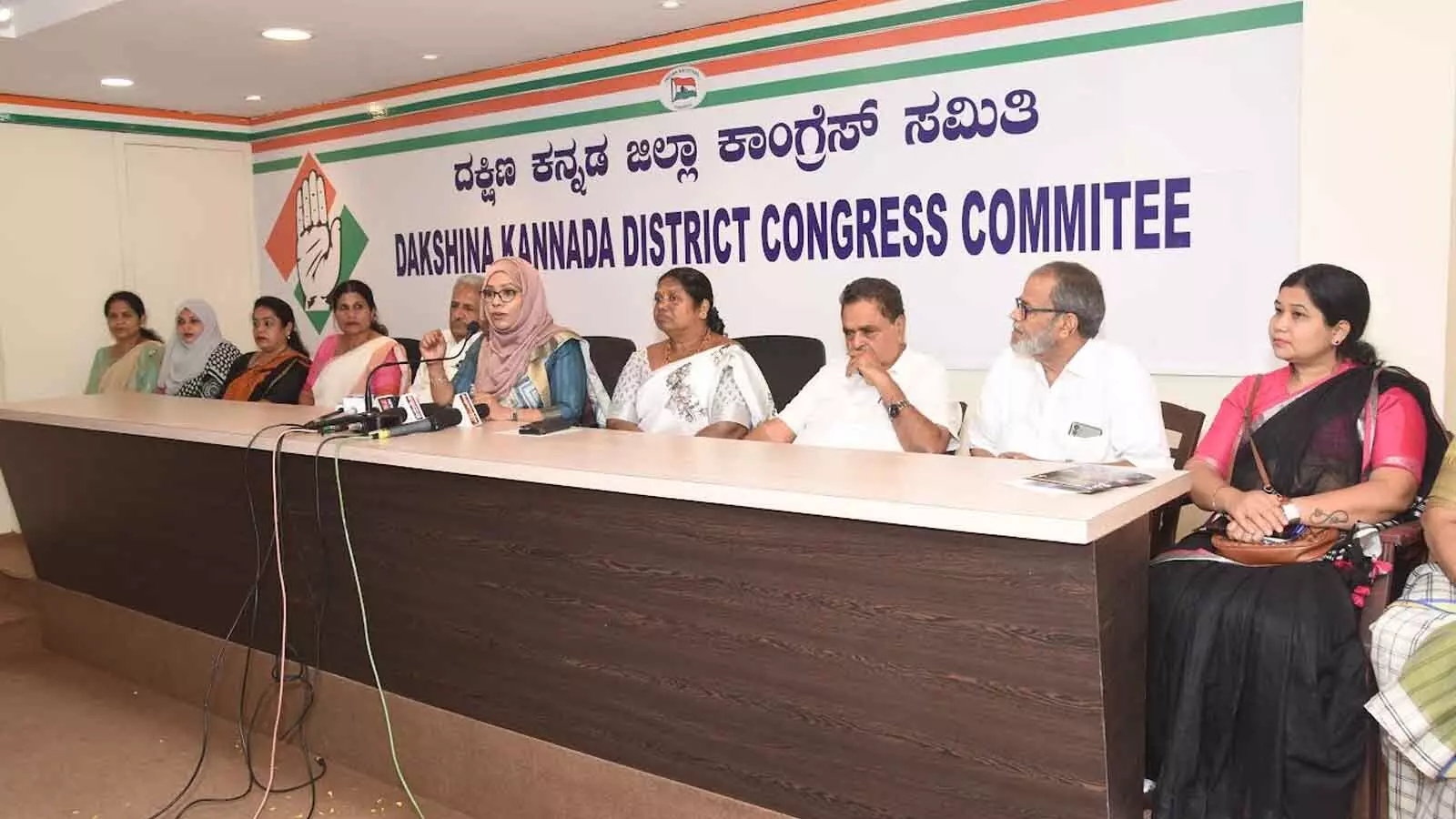 ಹಿಂದಿ ಹೇರಿಕೆ ಒಕ್ಕೂಟ ವ್ಯವಸ್ಥೆ ಮೇಲಿನ ಹಲ್ಲೆ: ಯು.ಟಿ ಫರ್ಝಾನ