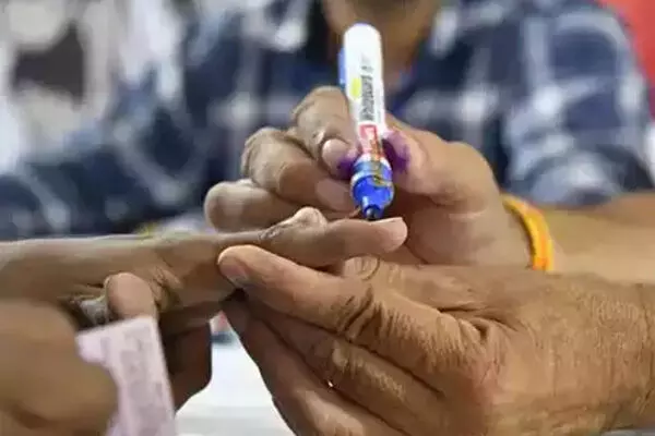 ಮಹಾರಾಷ್ಟ್ರ | ಮರಾಠ ಮೀಸಲಾತಿ ಹೋರಾಟ ; ಸಾವಂಗಿಯಲ್ಲಿ ಹಿಂದುಳಿದ ವರ್ಗದ ಮತಗಳು ನಿರ್ಣಾಯಕ ಸಾಧ್ಯತೆ ಮಹಾರಾಷ್ಟ್ರ | ಮರಾಠ ಮೀಸಲಾತಿ ಹೋರಾಟ ; ಸಾವಂಗಿಯಲ್ಲಿ ಹಿಂದುಳಿದ ವರ್ಗದ ಮತಗಳು ನಿರ್ಣಾಯಕ ಸಾಧ್ಯತೆ