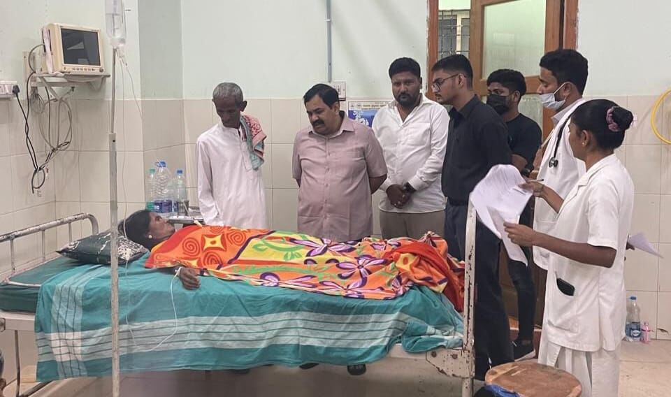 ಕಲಬುರಗಿ | ಕಲುಷಿತ ನೀರು ಕುಡಿದು ಗ್ರಾಪಂ ಉಪಾಧ್ಯಕ್ಷ, ಸದಸ್ಯರು ಸೇರಿದಂತೆ ಹಲವು ಮಕ್ಕಳು ಅಸ್ವಸ್ಥ ; ಆಸ್ಪತ್ರೆಗೆ ದಾಖಲು