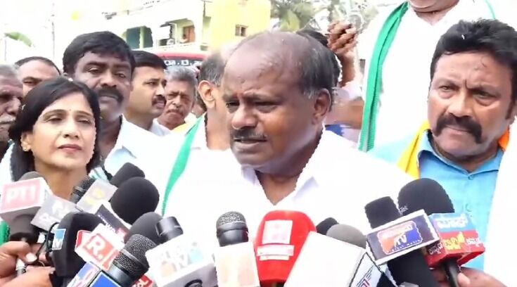 ಡಿಕೆಶಿಗೆ ಮಹಿಳೆಯರು ಕನಸಿನಲ್ಲಿ ಬಂದು ʼಶಕ್ತಿ ಯೋಜನೆʼ ನಿಲ್ಲಿಸಿ ಎಂದು ಕೇಳಿದ್ದಾರೆಯೇ? : ಕುಮಾರಸ್ವಾಮಿ